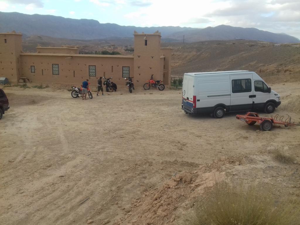 Отель Kasbah Izoran Мидельт Экстерьер фото