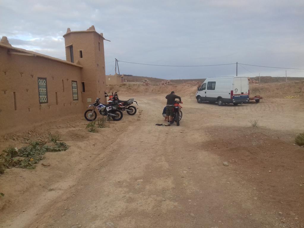 Отель Kasbah Izoran Мидельт Экстерьер фото